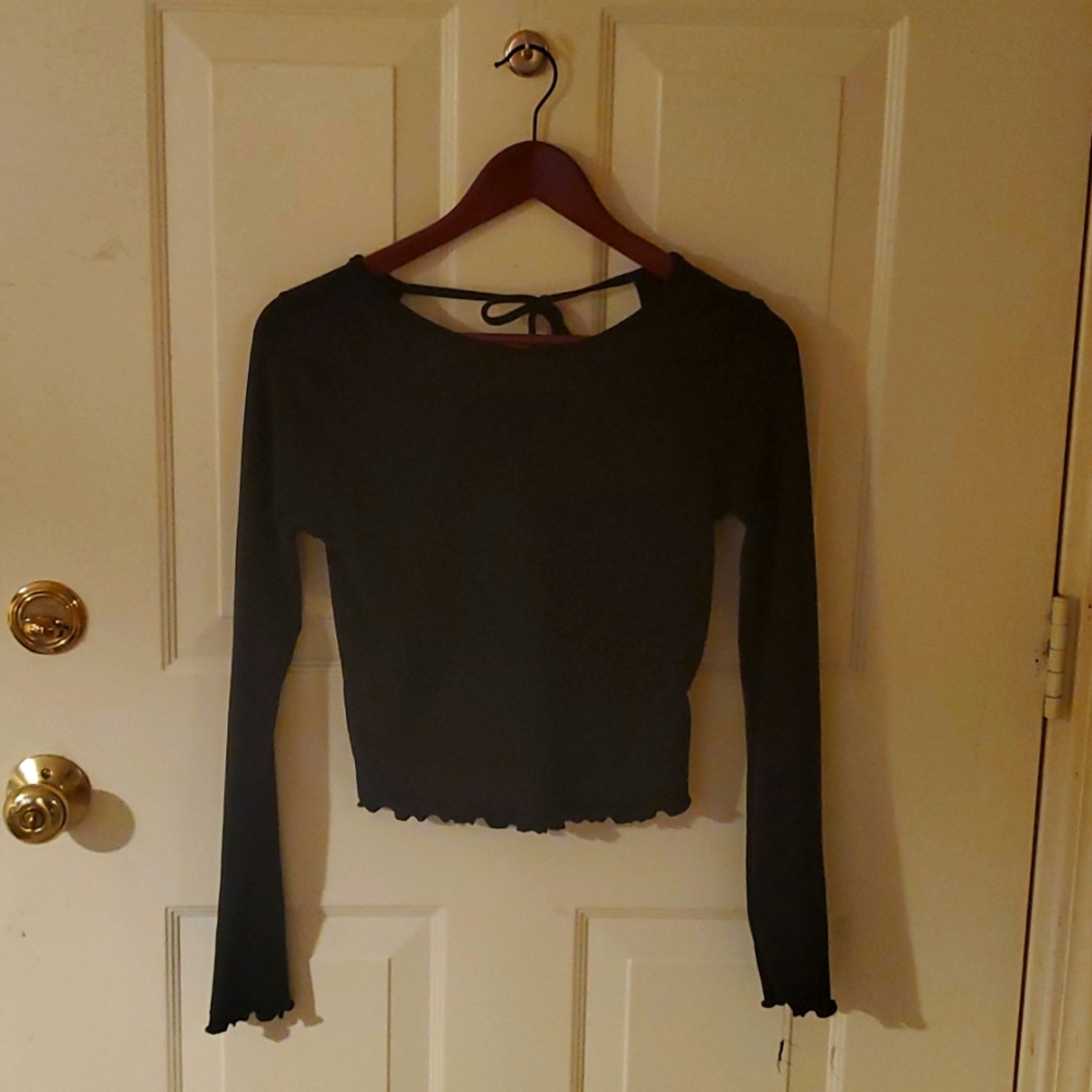 New with tags crop top with tie in back